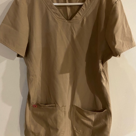Beige scrub top - Picture 1 of 1